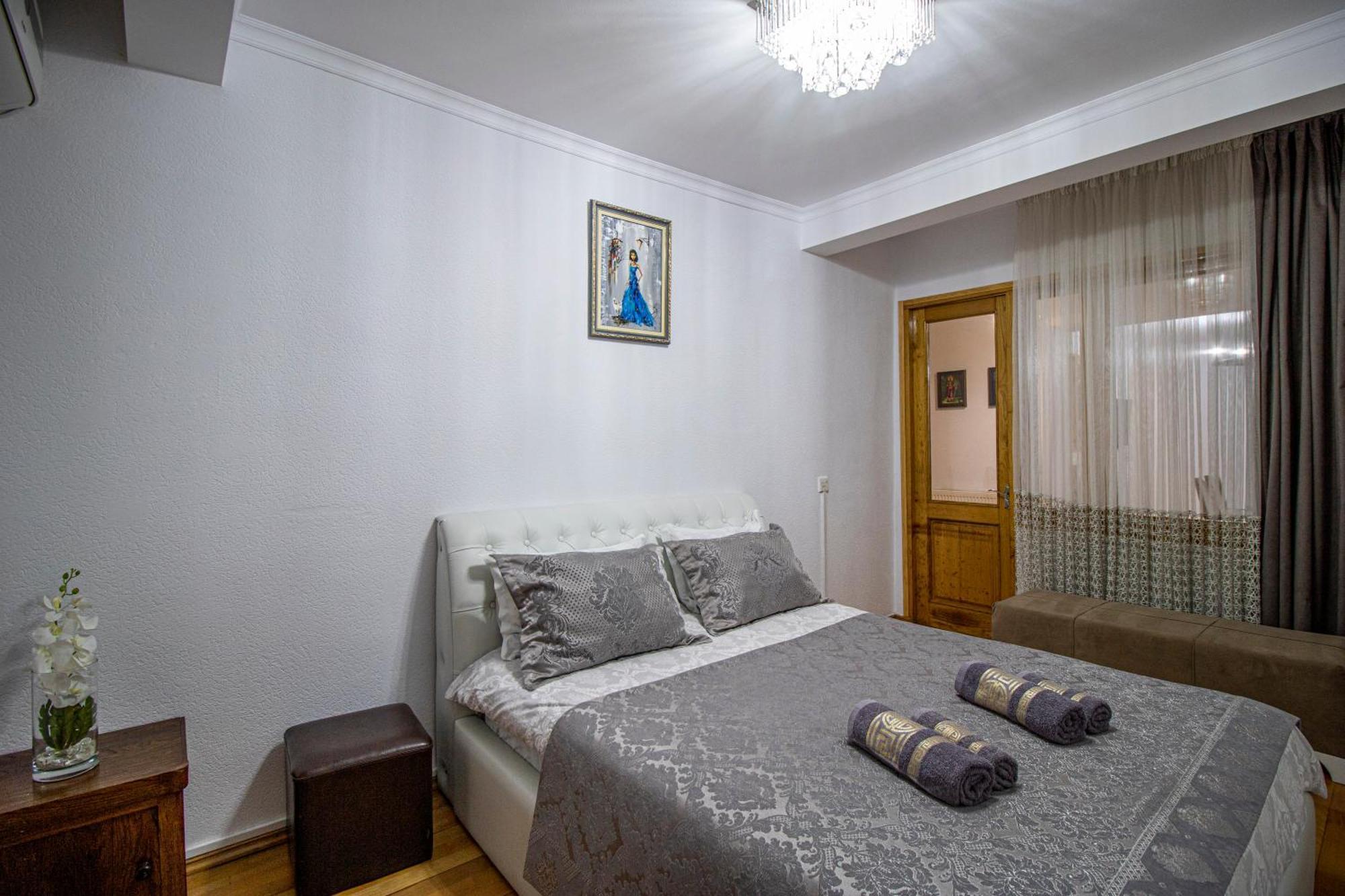 Cozy Apartment On Kostava Tbilisi Exteriér fotografie