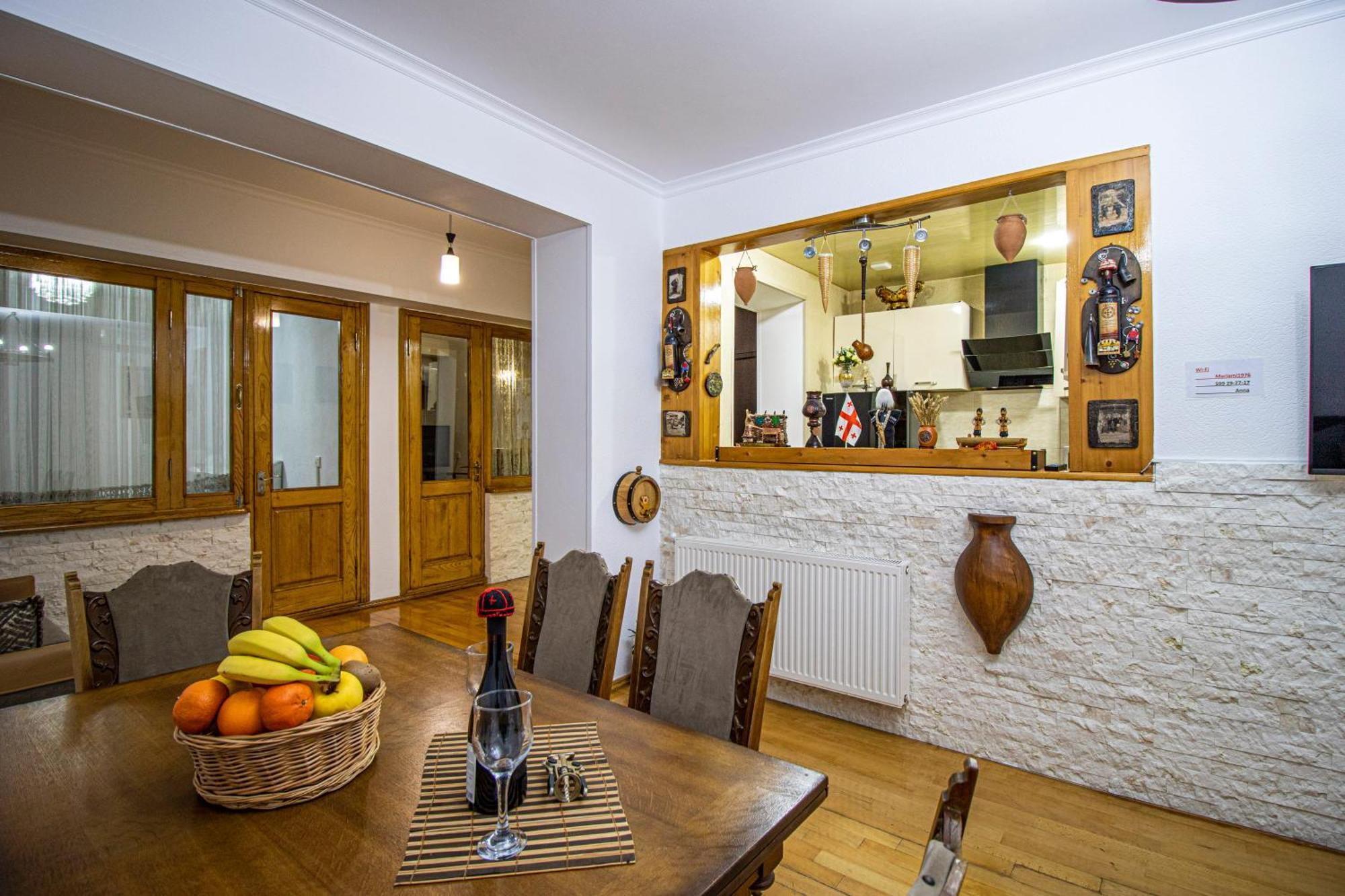 Cozy Apartment On Kostava Tbilisi Exteriér fotografie
